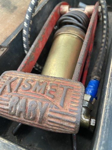 Vintage kismet baby - kismet, brass
