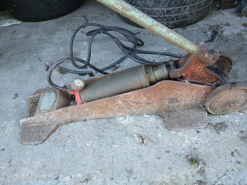Large hand kismet pump - large,